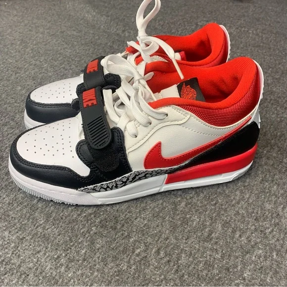 Nike Boys Jordan Legacy 312 Low GS 'Fire Red' 5.5Y - Picture 1 of 11